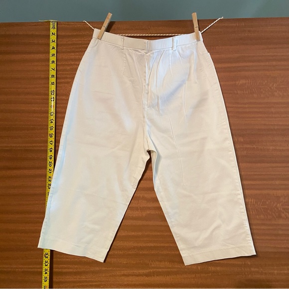 I.C.Y. by Tekport Trading. Cotton white long shorts/capris. Size 14/16 approx. - Picture 3 of 10
